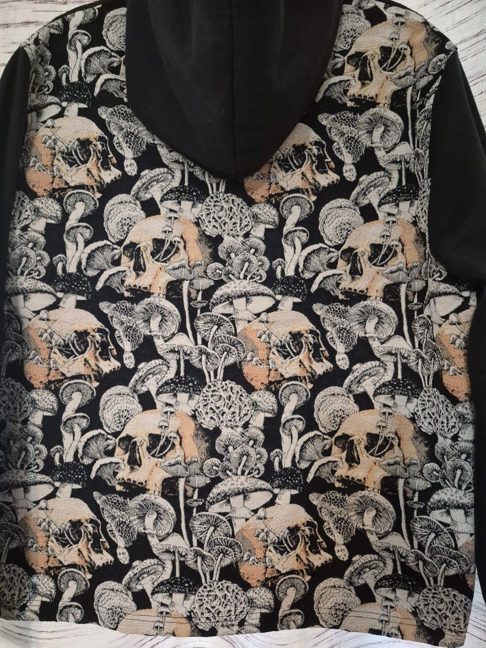 Black Skull Mushroom Tapestry Men's Hoodie Size M - Picture 4 of 7